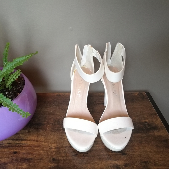 6.5 WILDFIRE Platform Heels - Picture 3 of 11